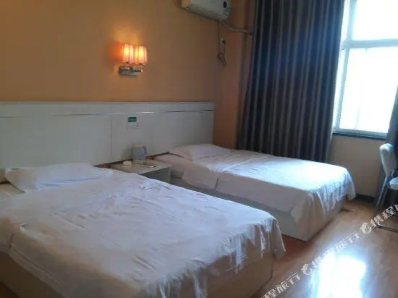 Zhongxiang Shenzhou Inn