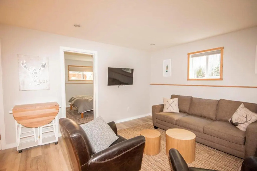 Cedar Creek Cottage 4BR - Welcome to Your Private Oasis Steps from the Beach