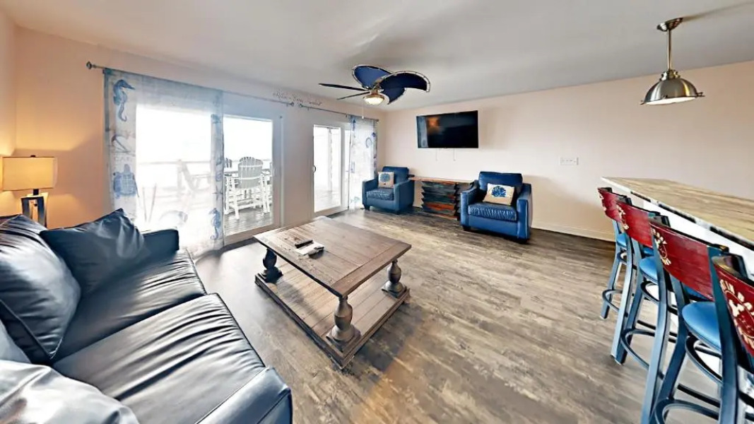 Put-in-Bay Waterfront Condo #105