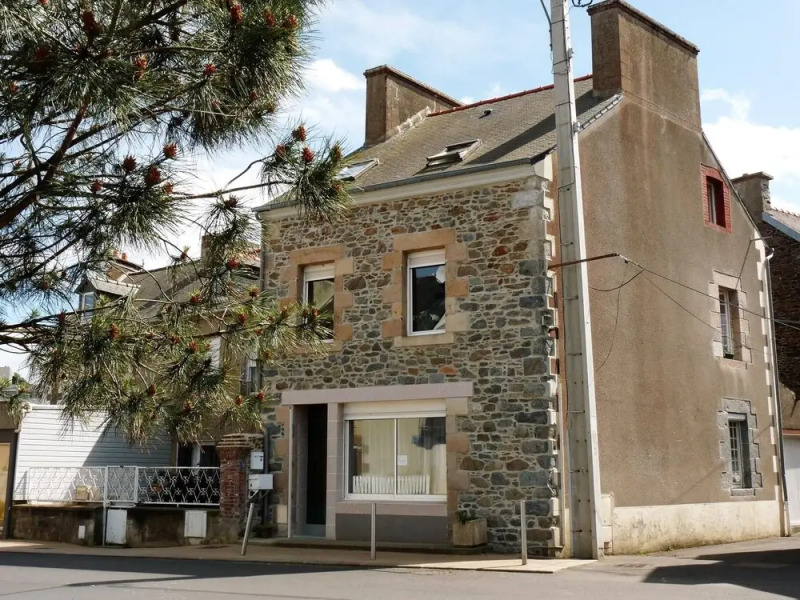 House With 3 Bedrooms in Saint-quay-portrieux, With Wonderful sea View and Furnished Terrace