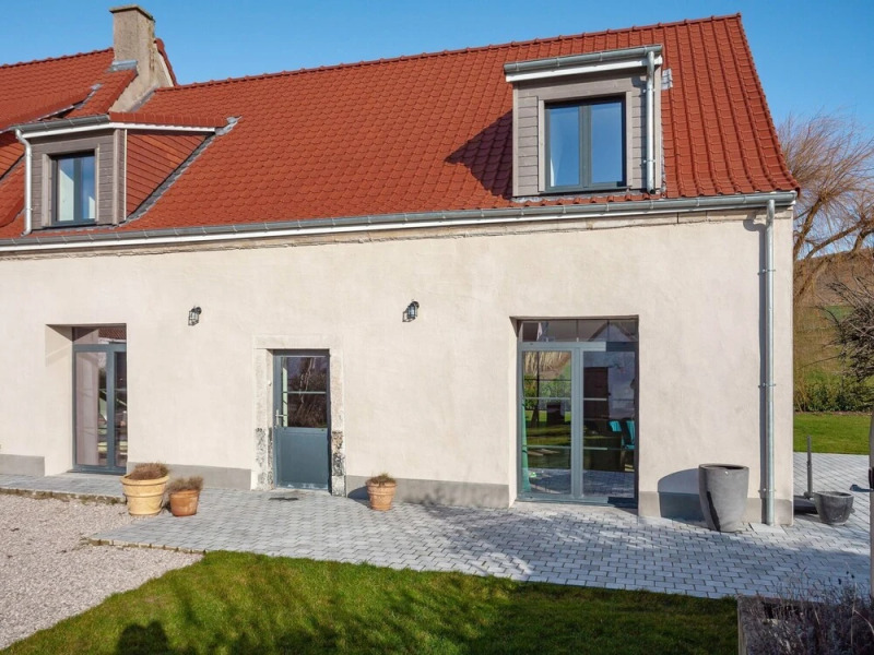 Vintage Holiday Home in Escalles with Garden