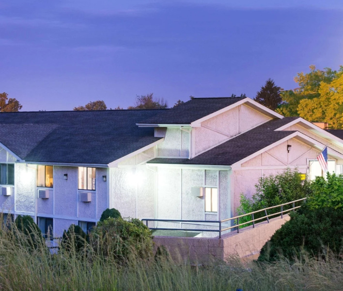 Super 8 Pittsburgh Airport/Coraopolis Area