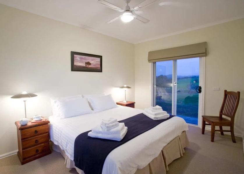 Hut on the Hill Bed & Breakfast