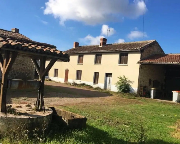 House With 3 Bedrooms in Les Trois-moutiers, With Enclosed Garden and Wifi