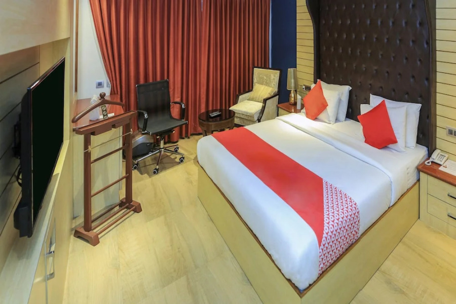 OYO 26794 White Lotus Hotel