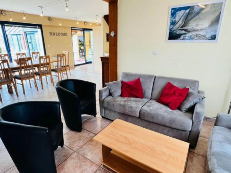 Attractive holiday home in Moëlan-sur-Mer with garden