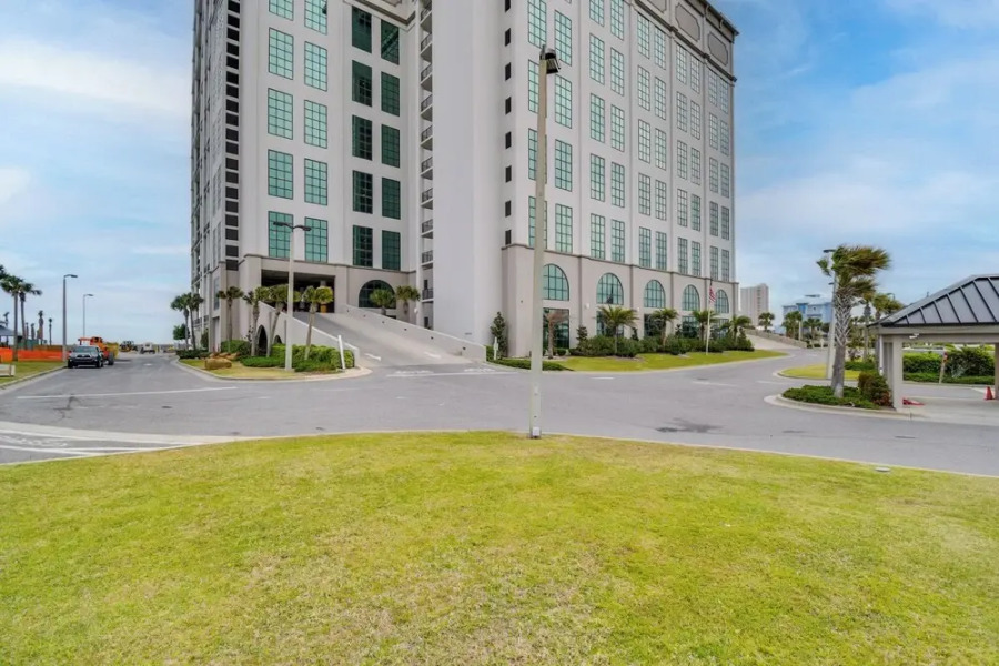 Oceanfront Orange Beach Condo w/ View & Pool!
