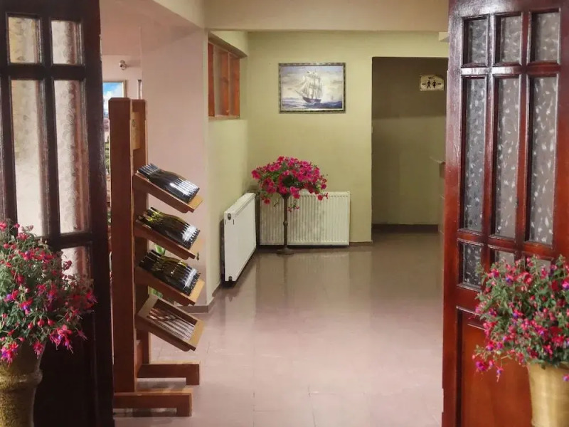 Yakamoz Hotel & Restaurant