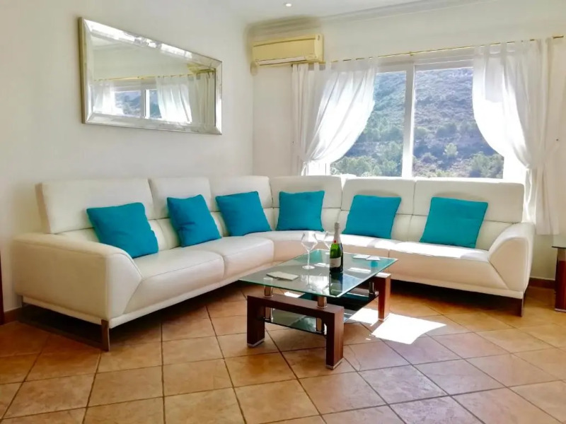 Guapa With Gym, Aircon + Wifi