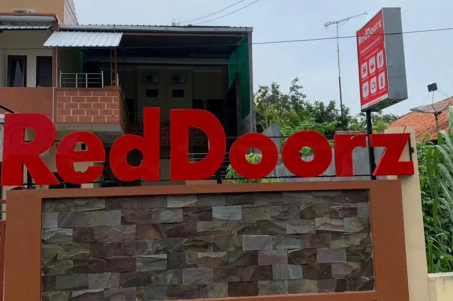 RedDoorz Syariah near Kawasan Simpang Lima Pati