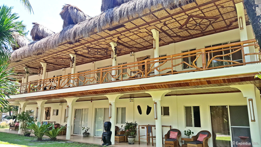 Mike's Dauin Beach Resort