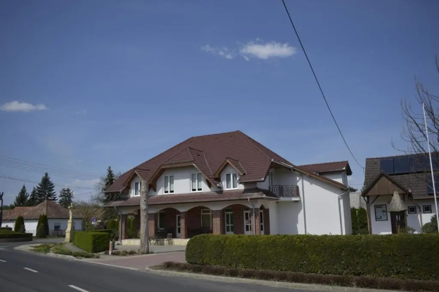 Főnix Apartmanház