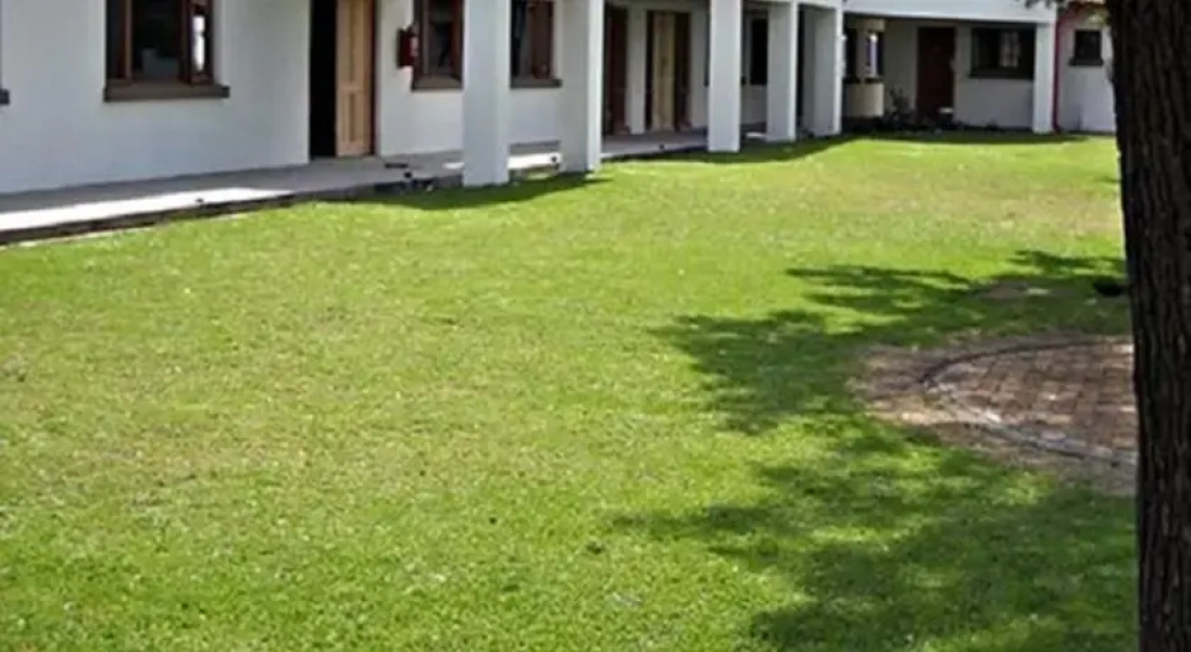 Olive Grove Country Lodge