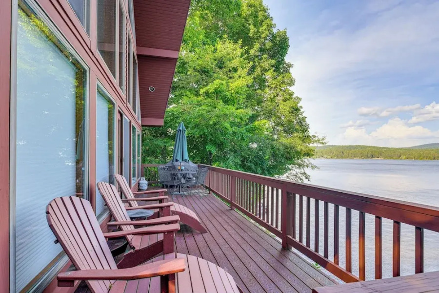 'sweet Serenity' Schroon Lake Family Retreat!