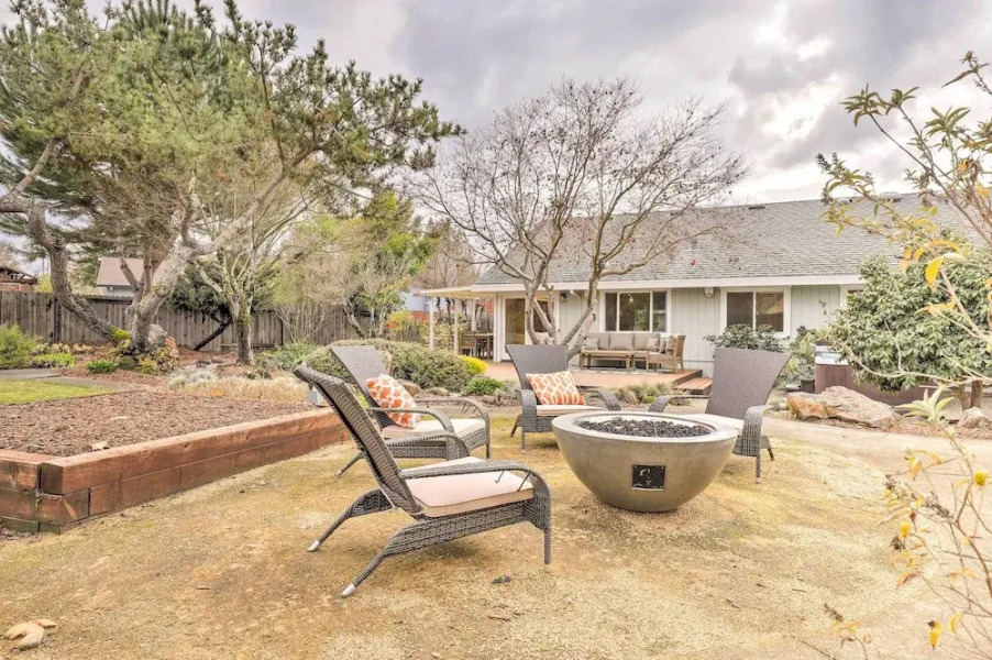 Peaceful Windsor Retreat w/ Private Hot Tub!