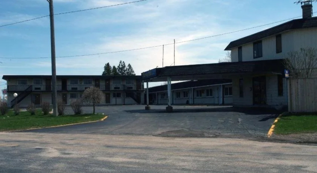 Fairway Inn & Suites