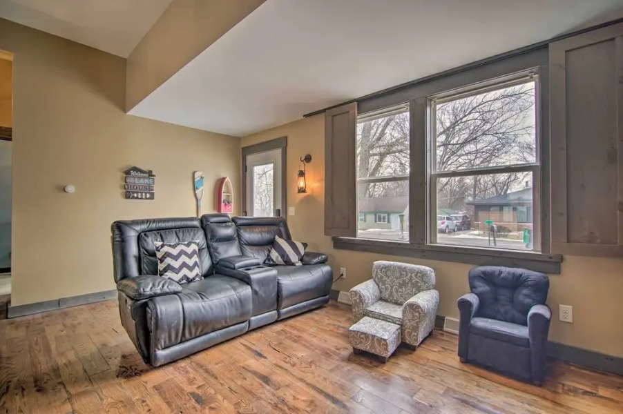 Charming Retreat - Walk to Lake Koshkonong!