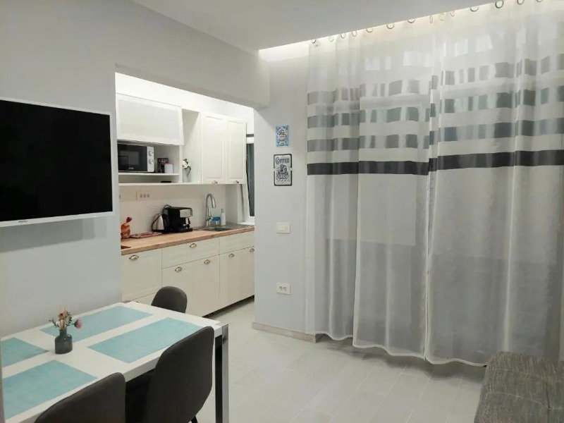 Blue Central House, curte proprie