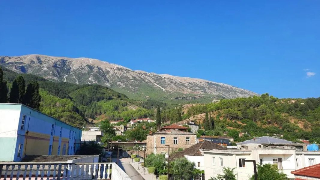 Rei's Apartment Permet