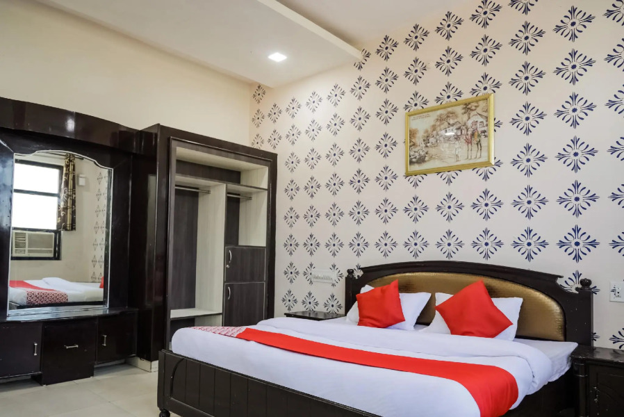 OYO 67599 Shree Govindam