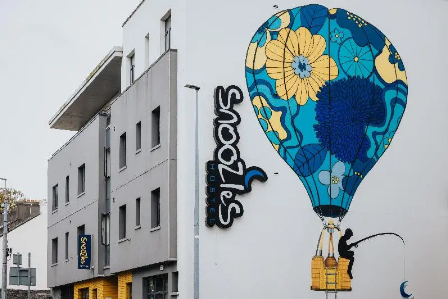 Snoozles Hostel