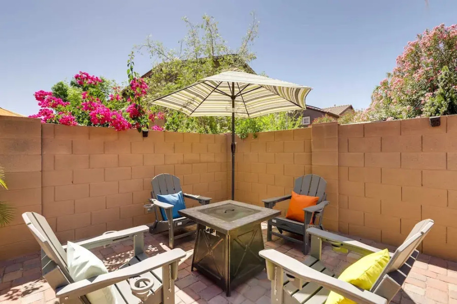 Pool, Fire Pit & Grill: Goodyear Home!