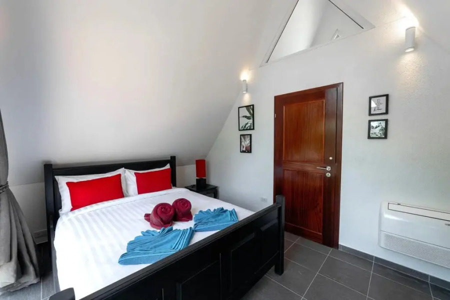 Boat House by Siam Royal Collection (Cbs Travel Asia)