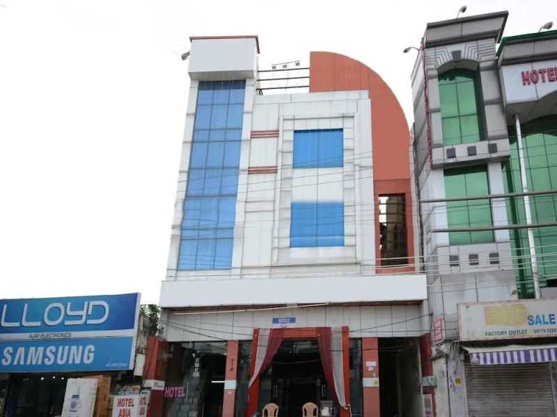 OYO 30358 Hotel Asia Palace