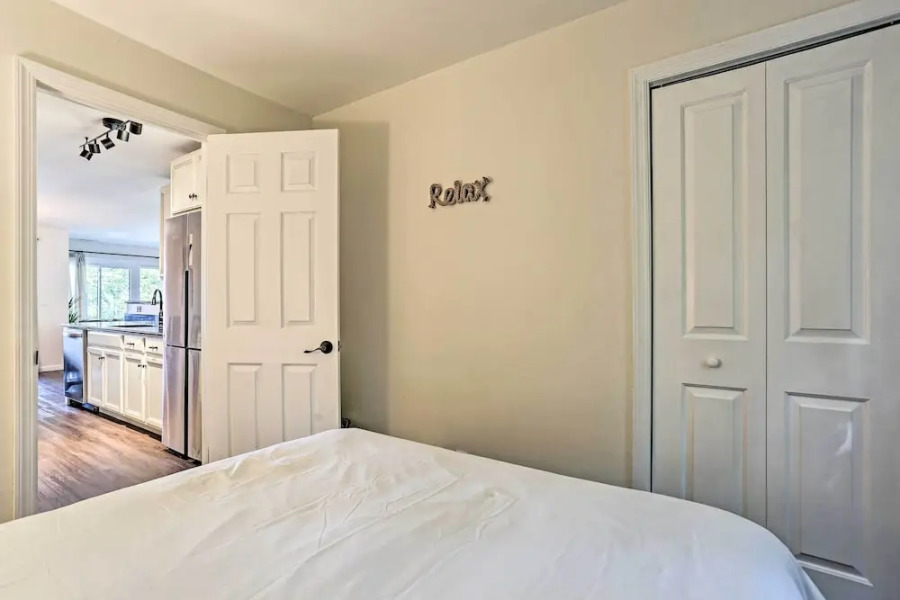 Vernon Condo w/ Deck, Near Appalachian Trail!