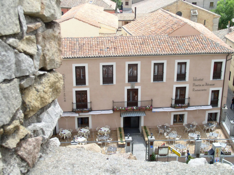 Hostal Restaurante Puerta del Alcázar