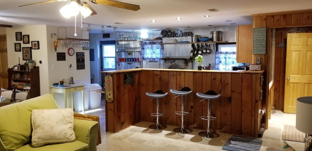 East Tawas Rustic Retreat - 3 Br Home