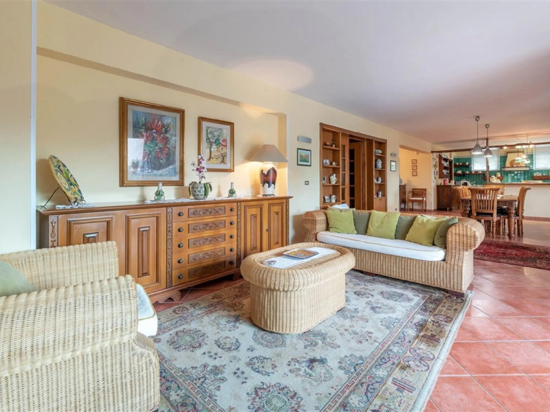 Splendid Villa with swimming pool a stone's throw from Palermo