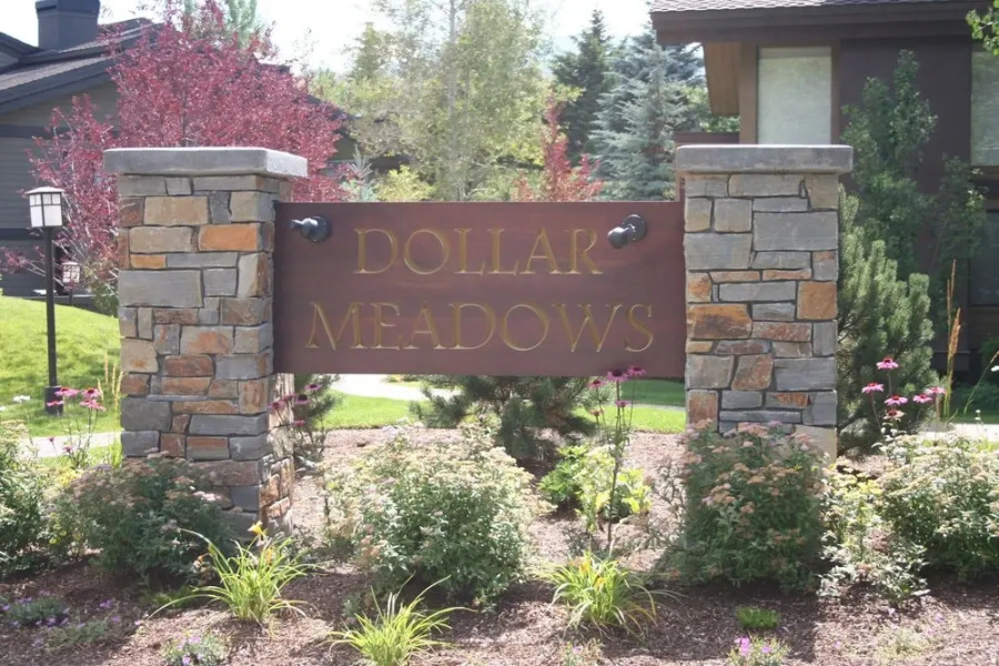 Dollar Meadows Condo with access to Sun Valley pool, hot tub, tennis and golf