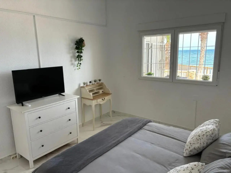 CHALET A 5 METROS DEL MAR.Wifi gratis