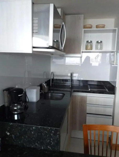 Flat Tropical Business Condo