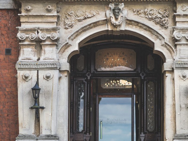 Отель Oaklands Hall
