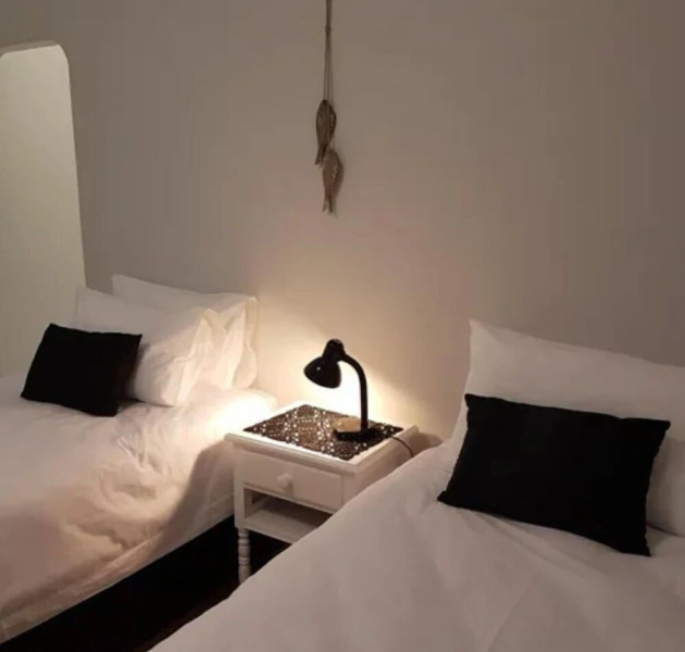 Traders Hotel & Restaurant