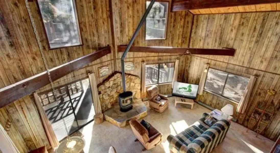 RedAwning Seneca Forest Chalet