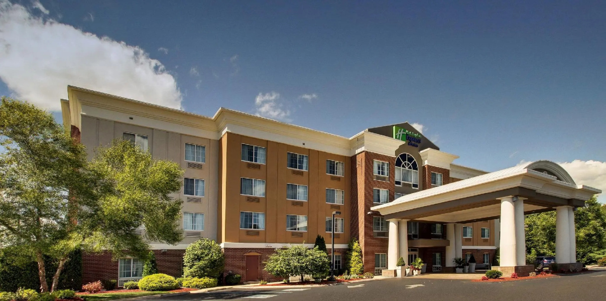 Holiday Inn Express Hotel & Suites Middleboro Raynham by IHG