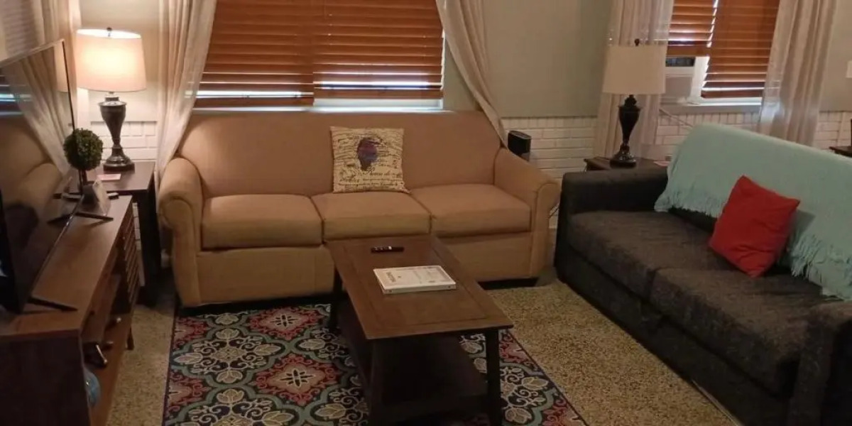 Swanky Savannah Style With Old World Charm-Walk to Bonaventure