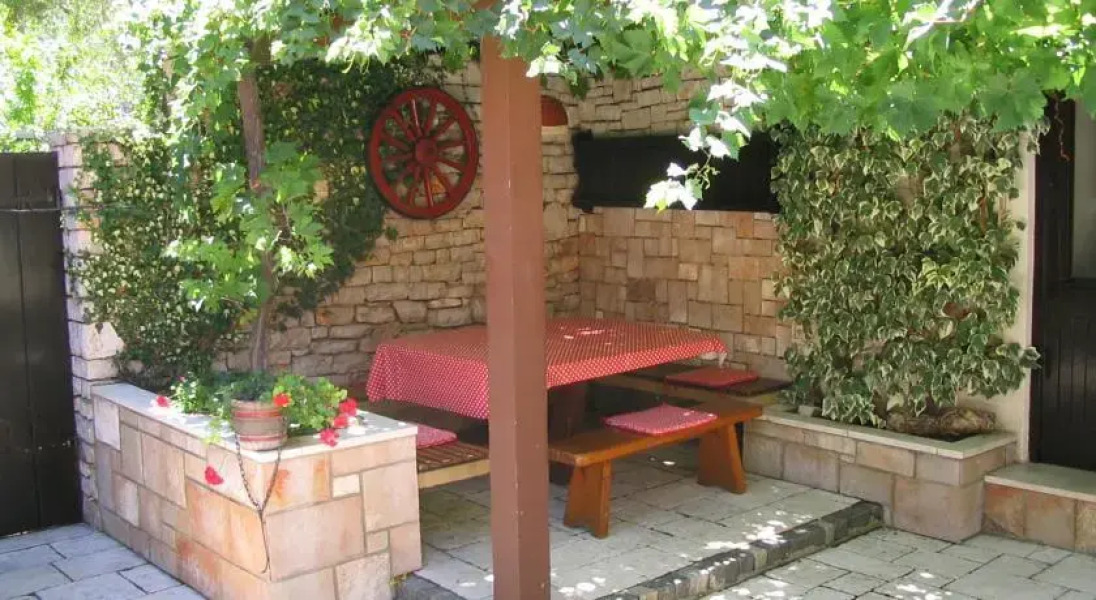 Holiday Home Tomić Private Beach