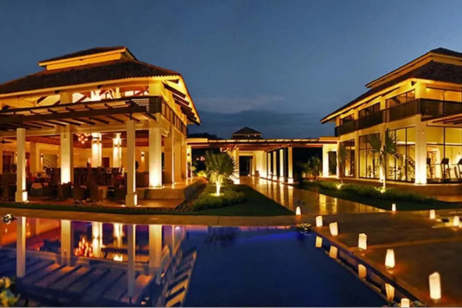 Recently Renovated Luxury Condo with Resort-Style Beach Club Access and Ocean Views