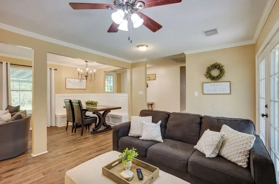 Pet-friendly Conroe Hideaway w/ Porch & Fire Pit