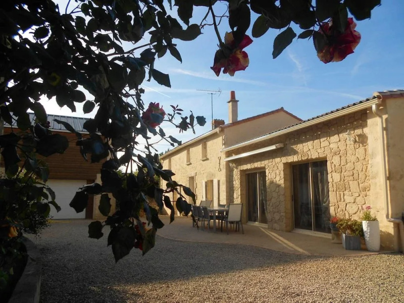 House With 4 Bedrooms in Taizé, With Enclosed Garden and Wifi - 80 km