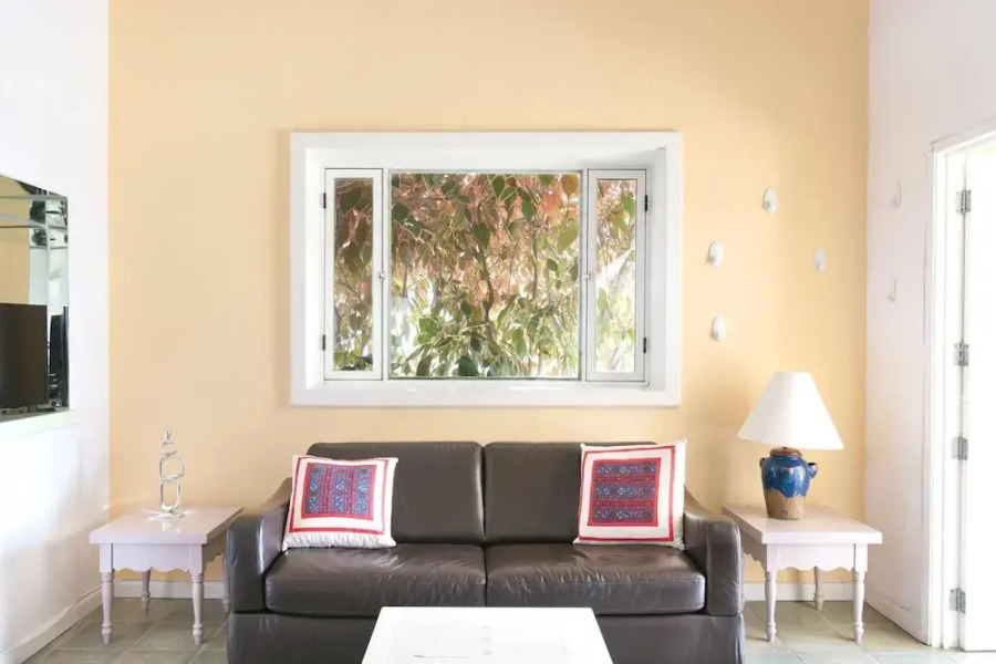 Casita del Lago Beautiful Lakefront Property One Step Away From the Melacon