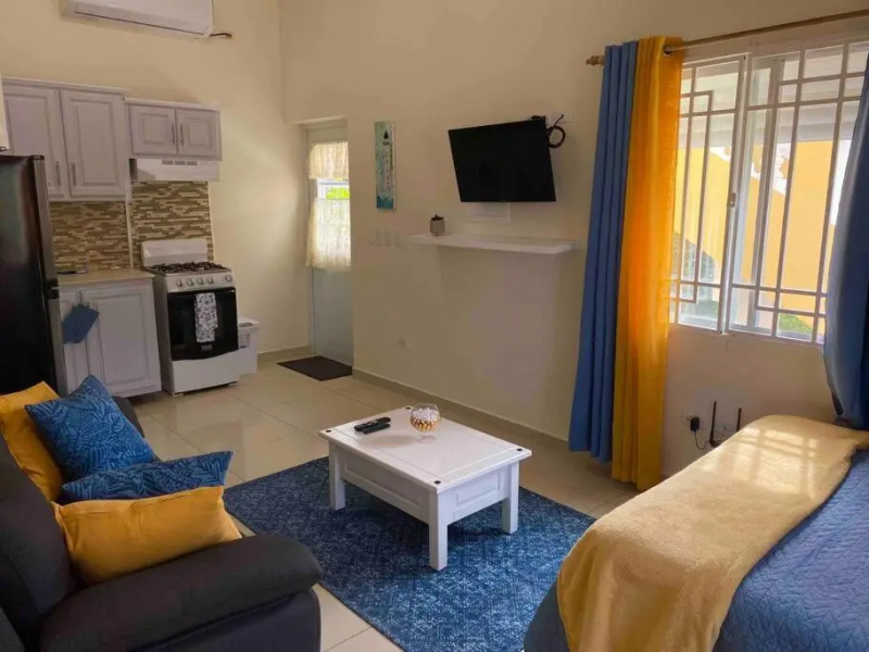 Cozy Studio Apartment in Quiet Neighborhood!