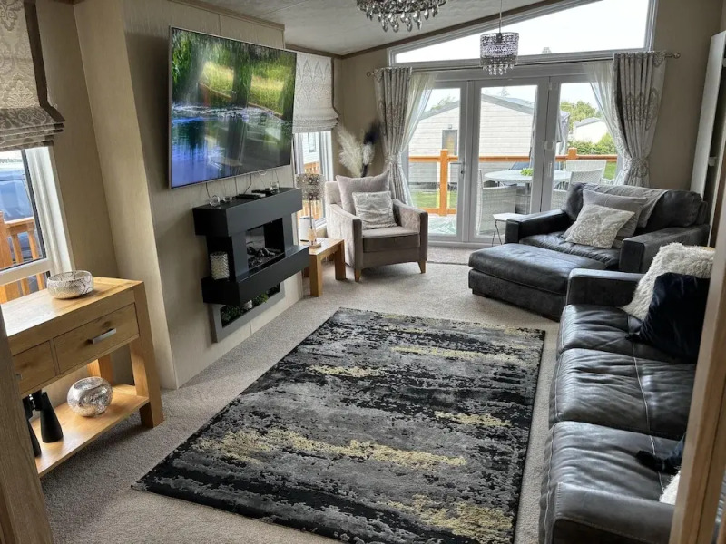 Edinburgh Lodge-sleeps 6-pet Friendly-beach&views