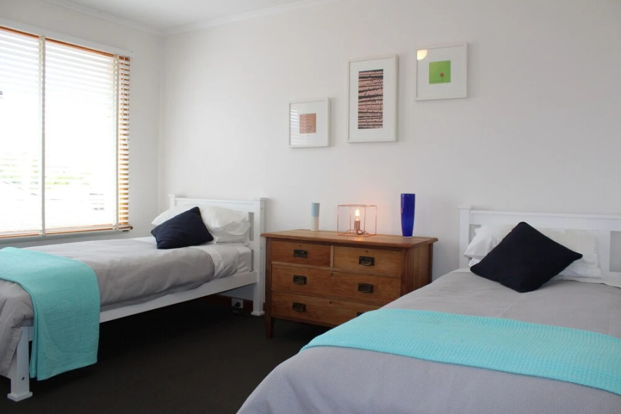 Newly Renovated Villa - Waters Edge