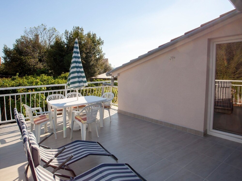 Adorable House Apartment With Roof Terrace