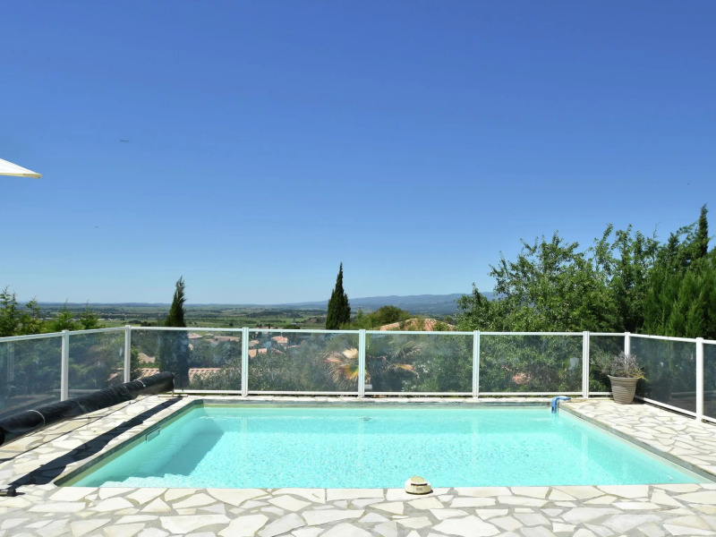 Luxurious villa with private swimming pool, air-conditioning and vast views